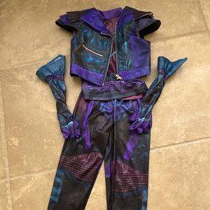Descendants Disney Store Mal costume size 4